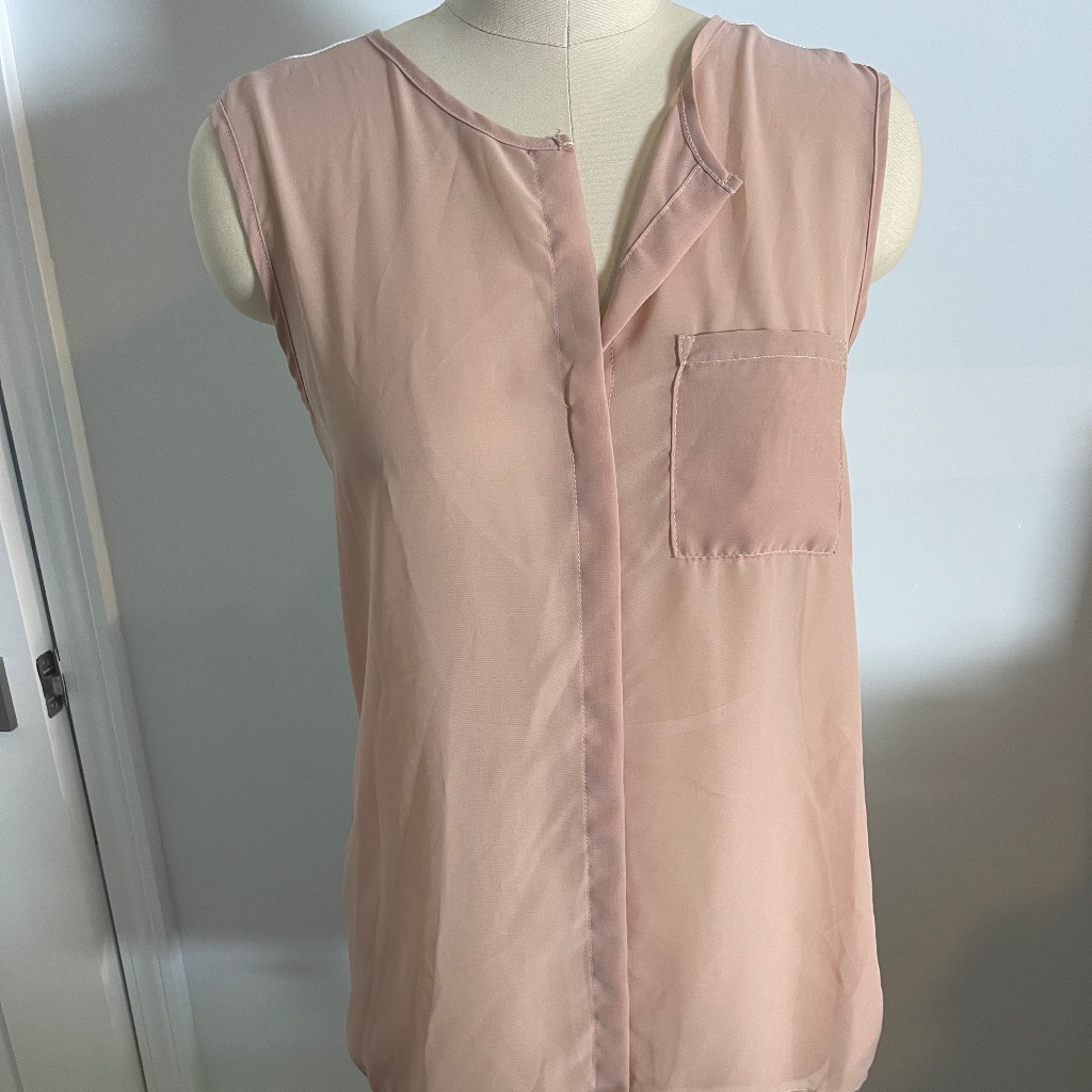 Issi Top-Adorable Sheer Front Sleeveless -Size Small